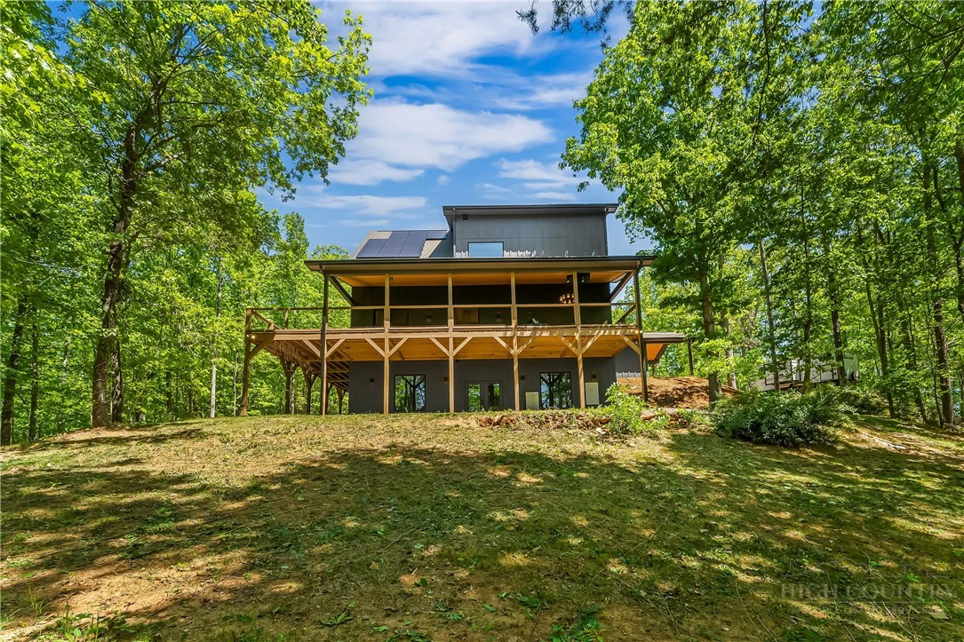 Image number 16 for the current listing