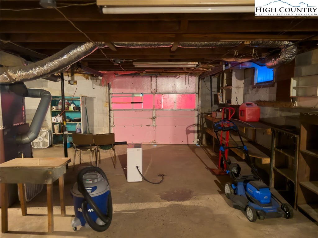 Image number 9 for the current listing