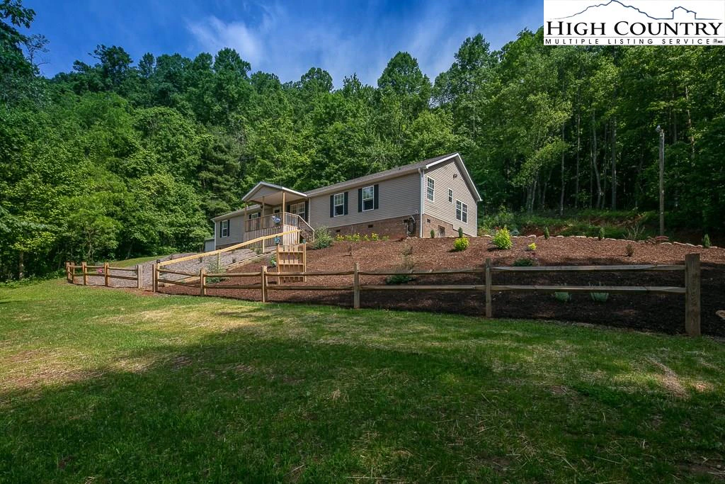 Image number 1 for the current listing