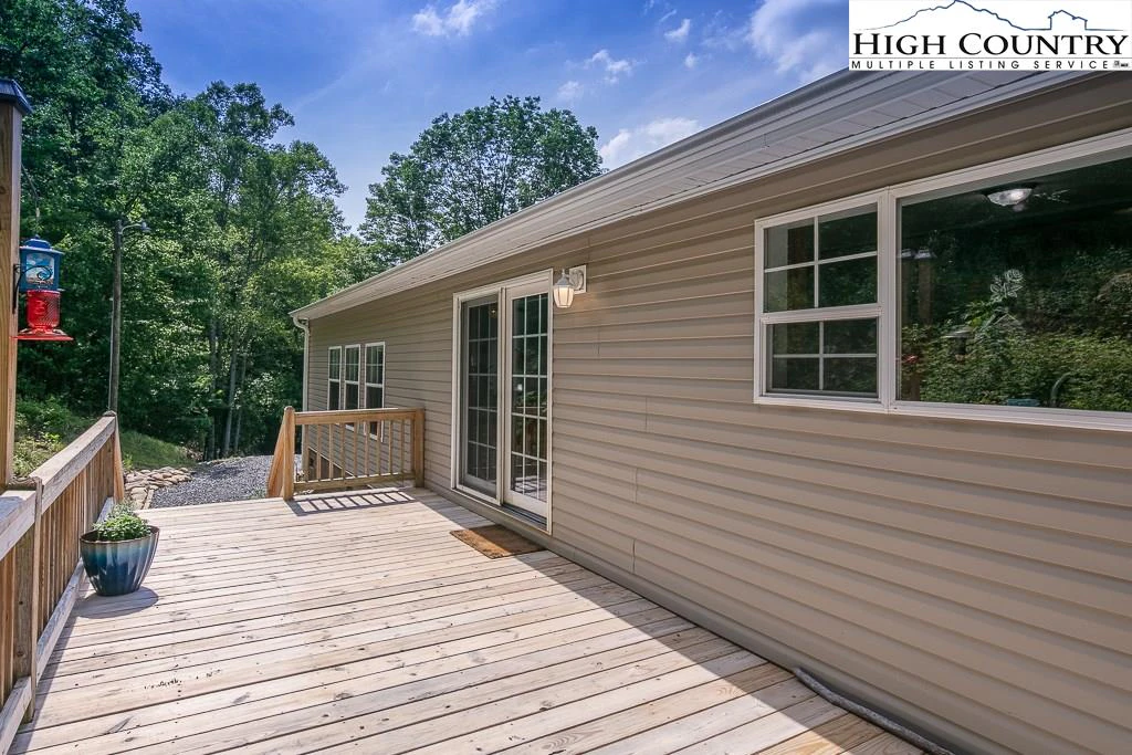 Image number 3 for the current listing