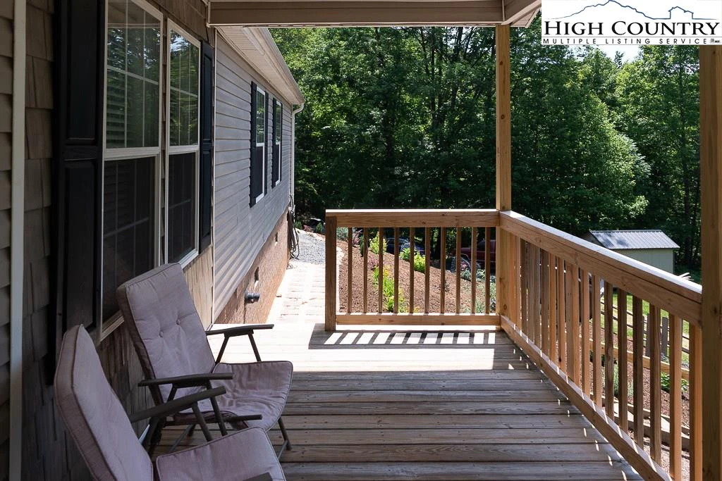 Image number 5 for the current listing