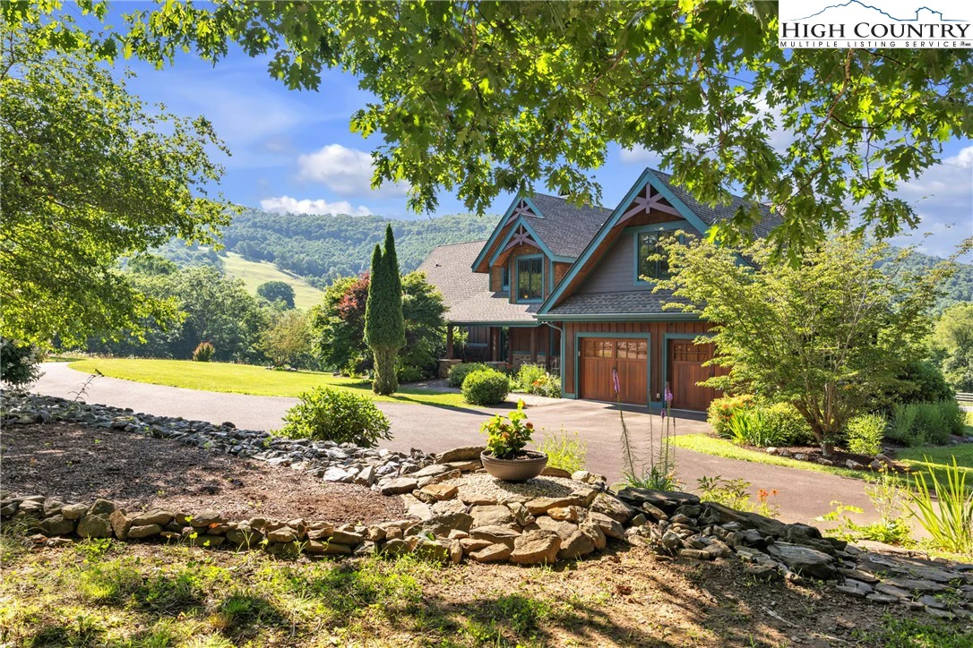 Image number 2 for the current listing