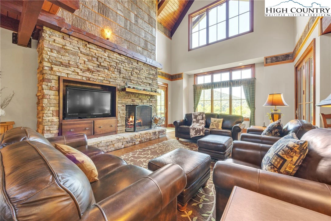 Image number 13 for the current listing