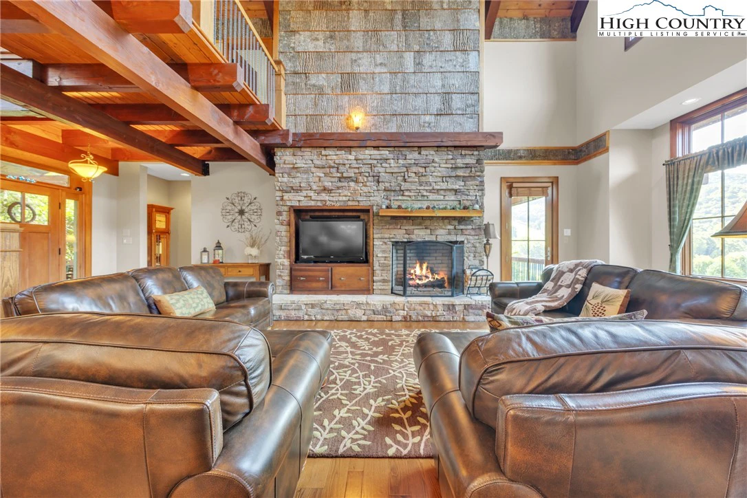 Image number 12 for the current listing