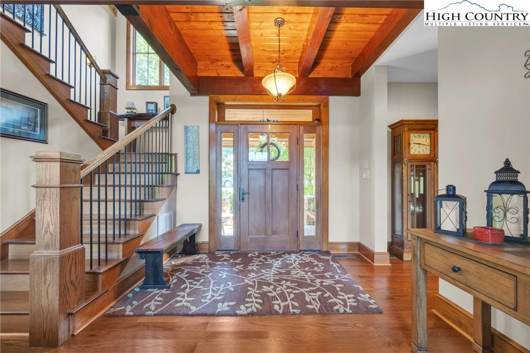 Image number 8 for the current listing