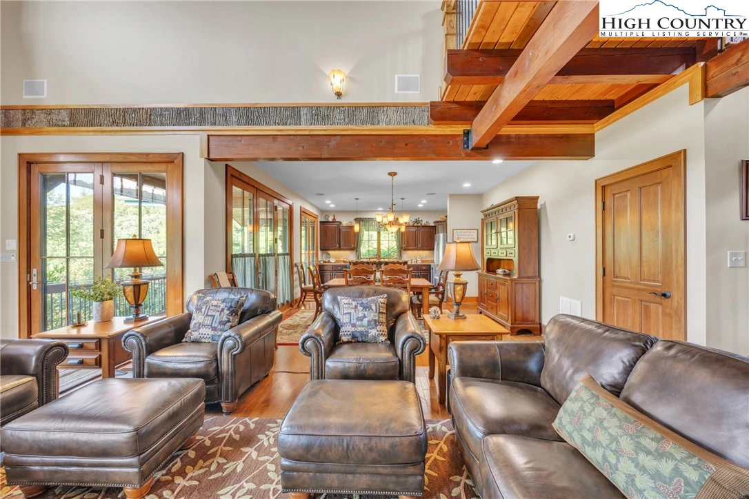 Image number 5 for the current listing
