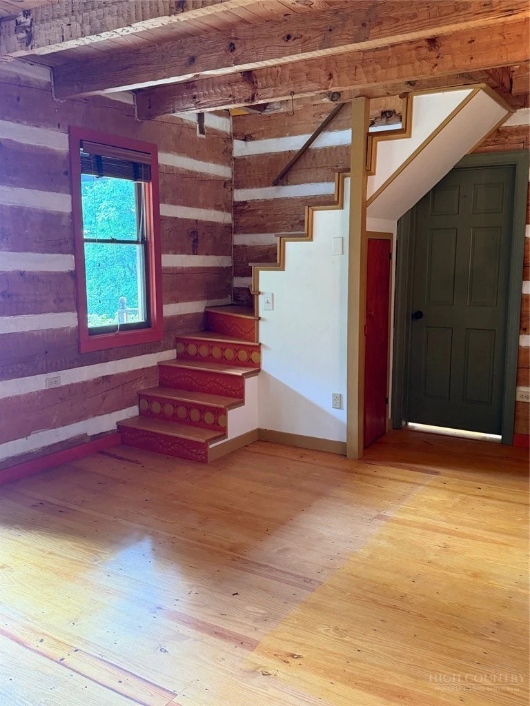 Image number 11 for the current listing