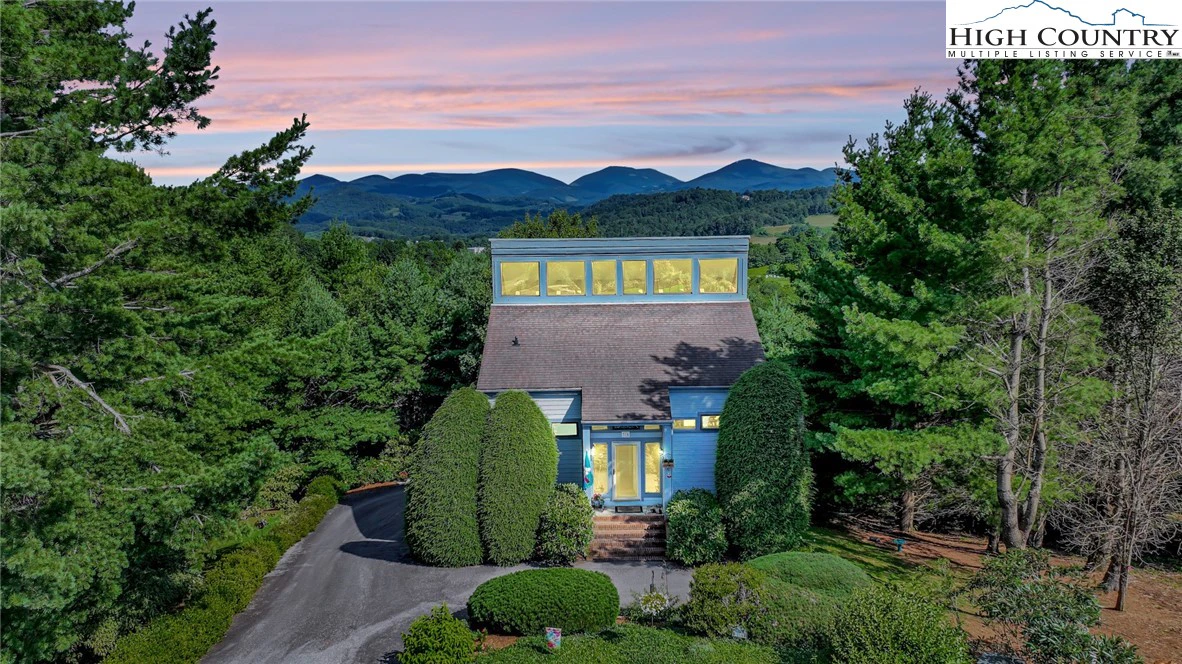 Image number 3 for the current listing