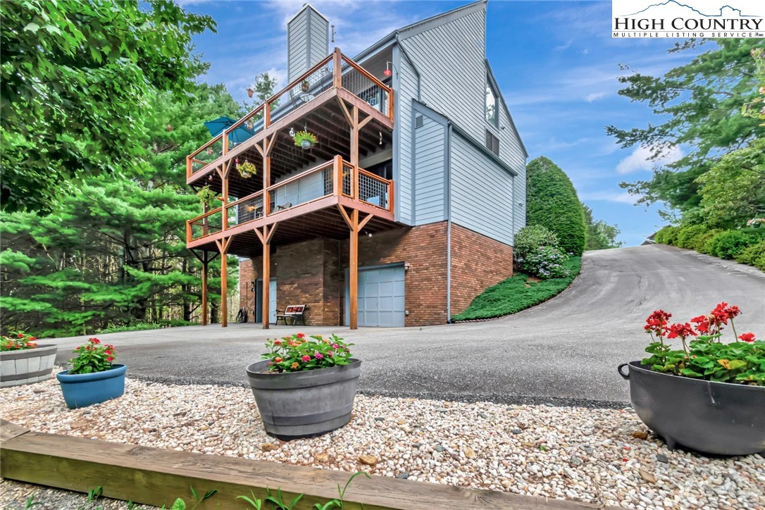 Image number 4 for the current listing