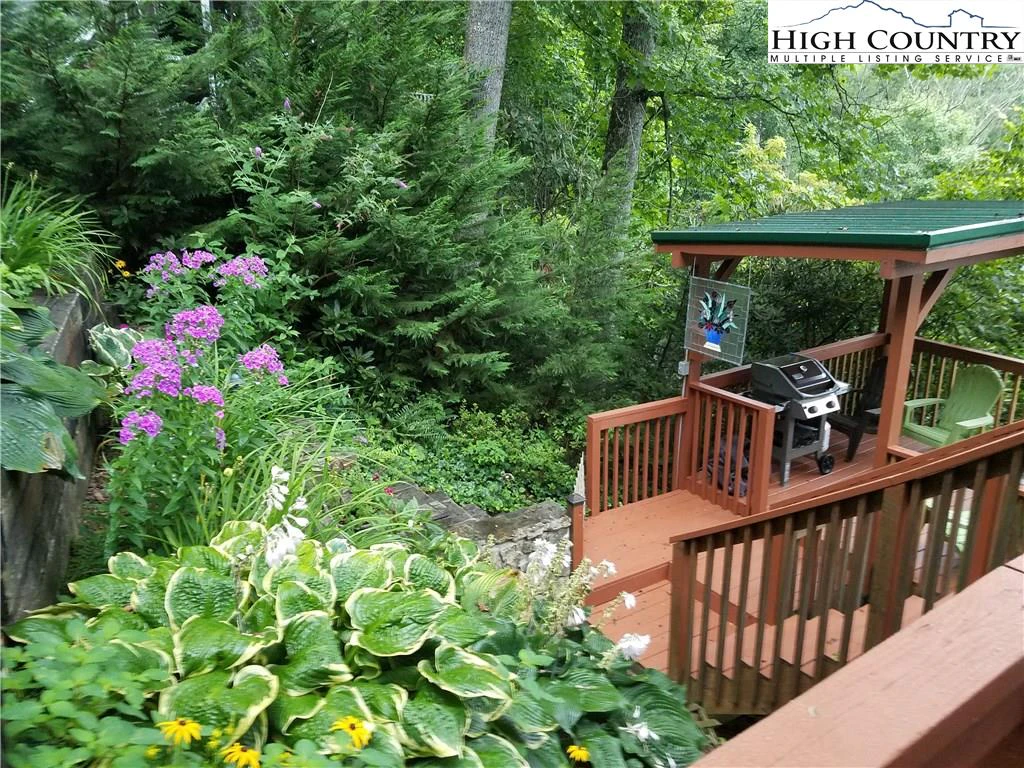 Image number 22 for the current listing