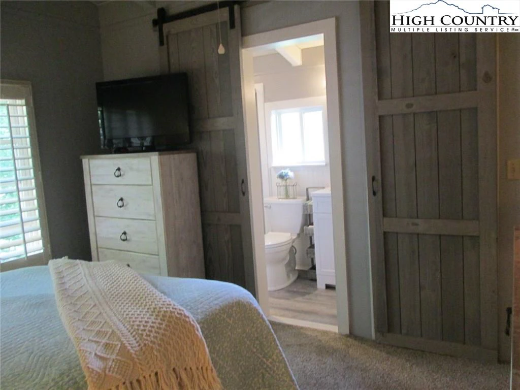 Image number 7 for the current listing