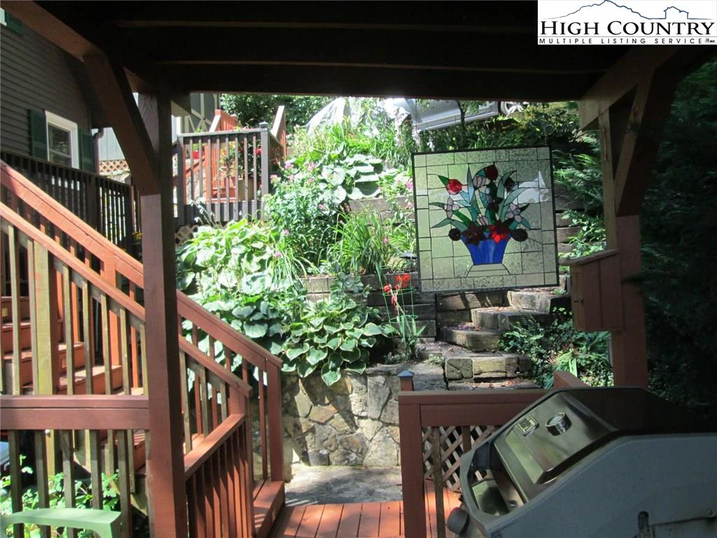 Image number 20 for the current listing