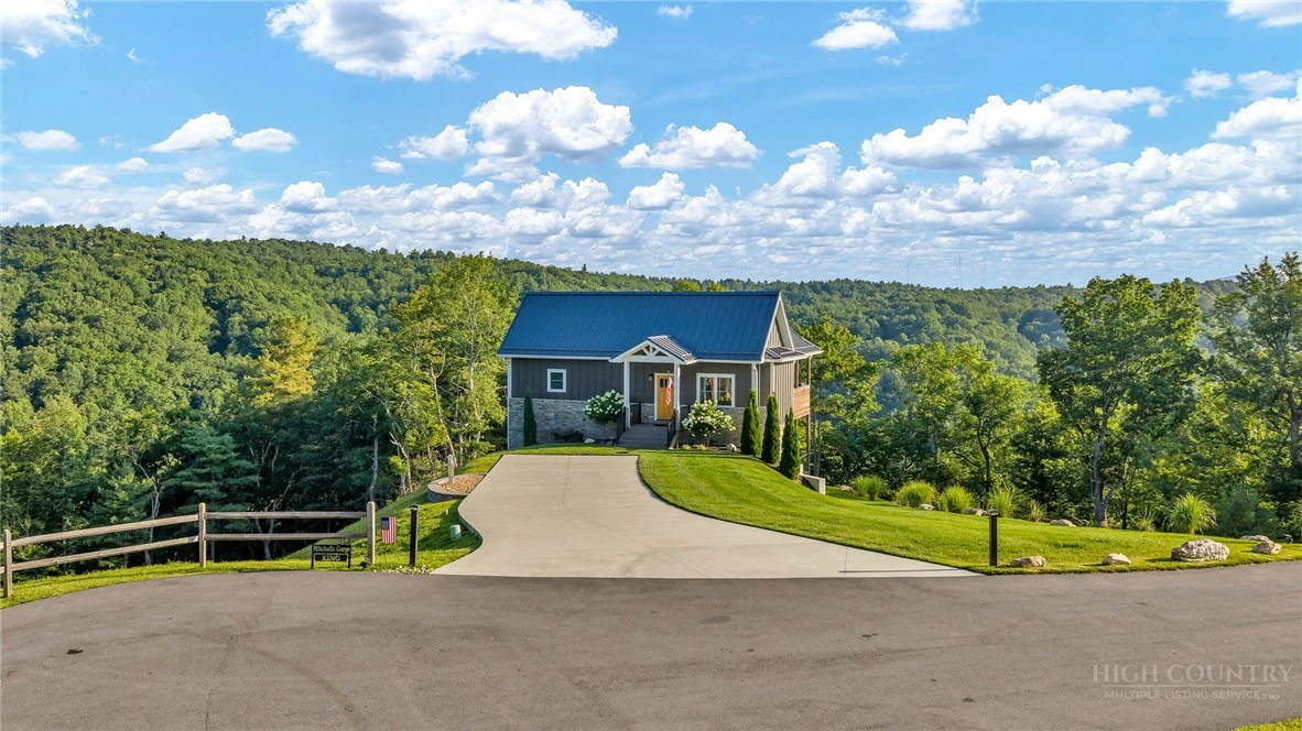 Image number 1 for the current listing