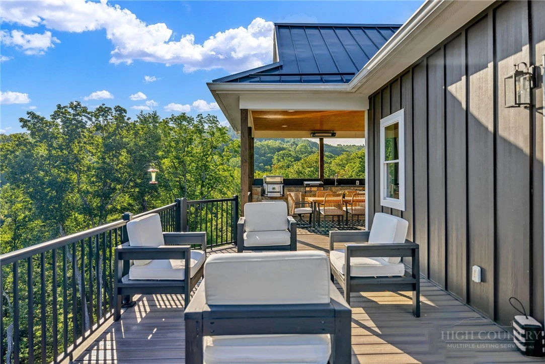 Image number 19 for the current listing