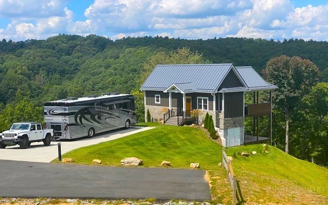 Image number 3 for the current listing