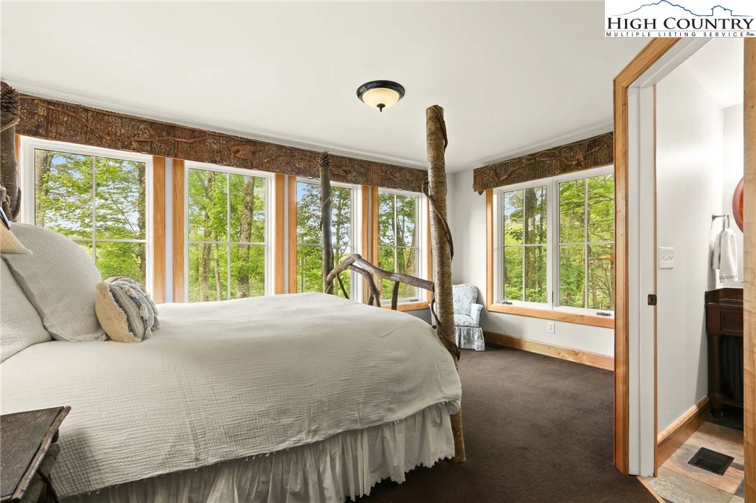 Image number 5 for the current listing