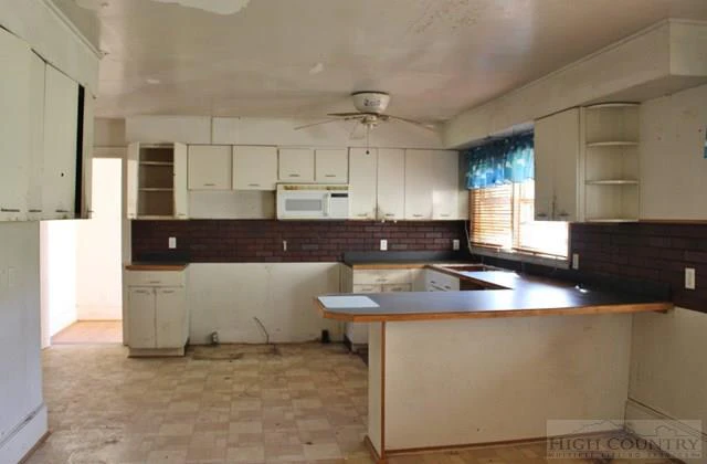 Image number 9 for the current listing