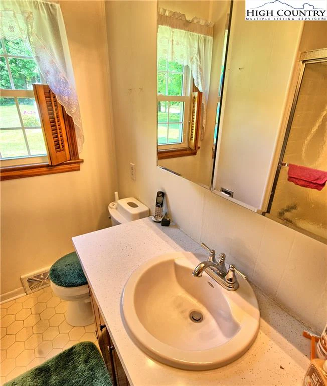 Image number 8 for the current listing