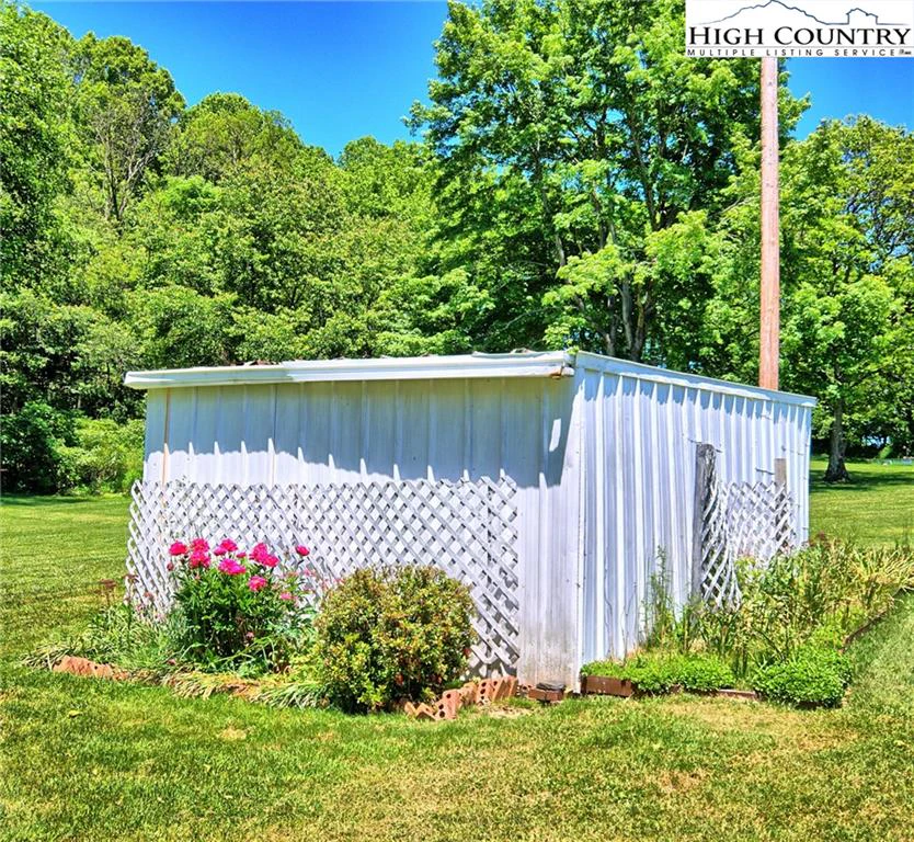 Image number 3 for the current listing