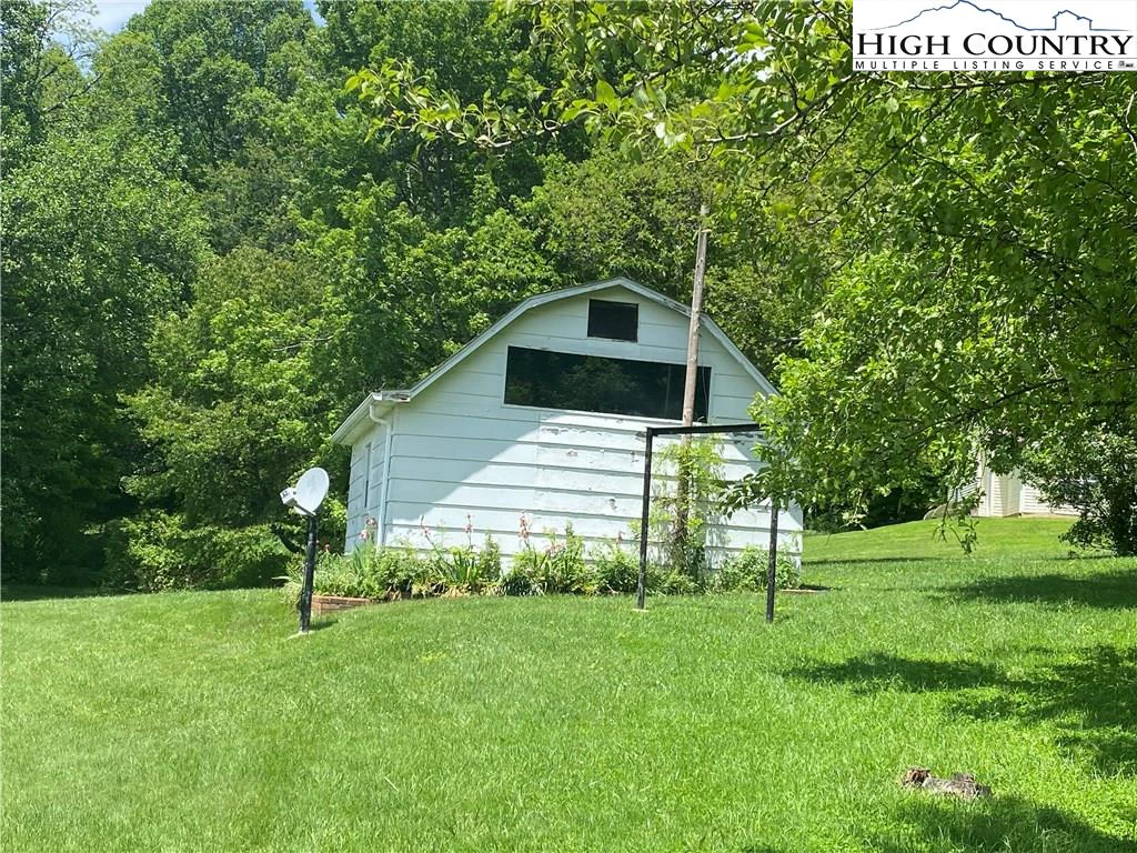 Image number 16 for the current listing