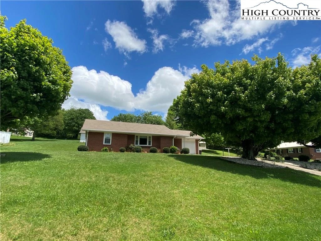 Image number 15 for the current listing