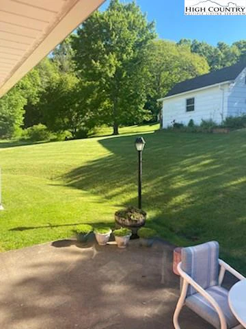 Image number 14 for the current listing