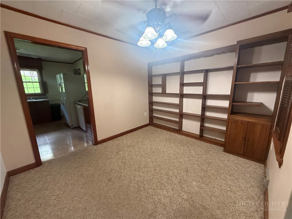 Image number 6 for the current listing