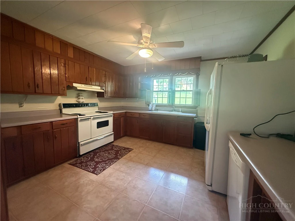 Image number 7 for the current listing