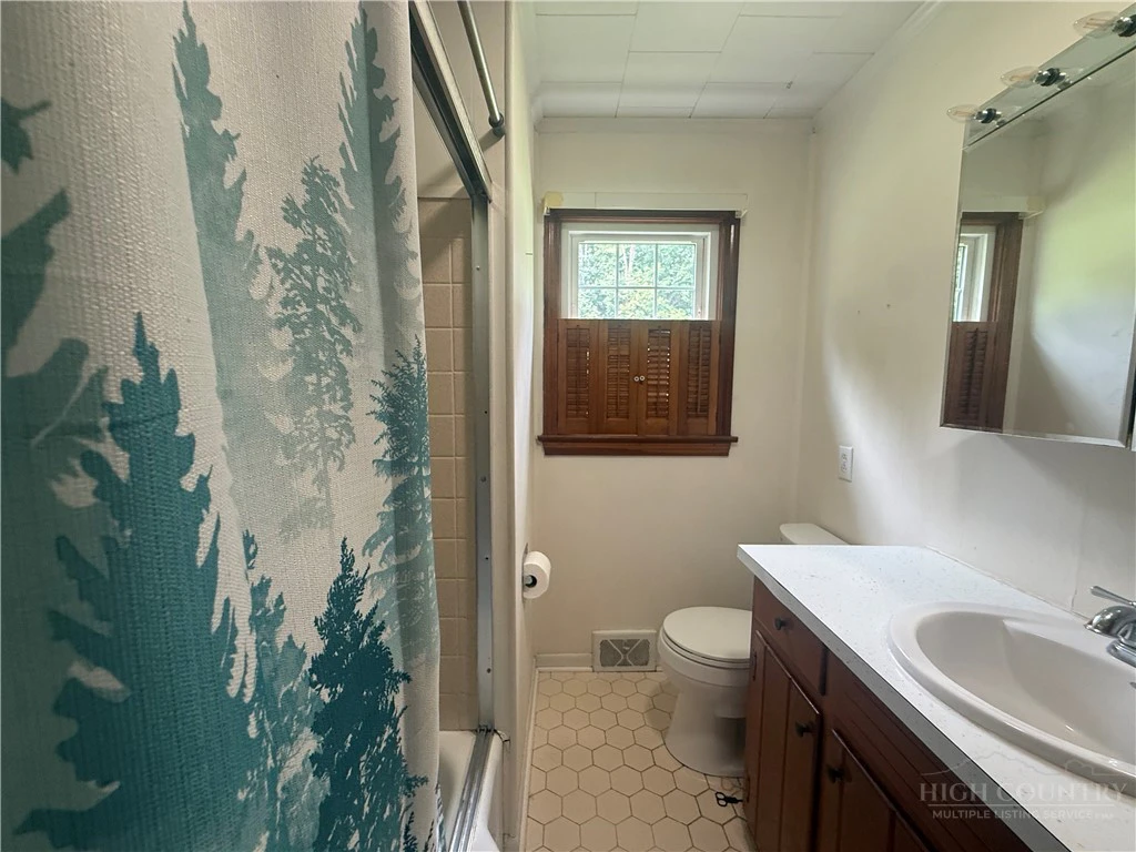 Image number 12 for the current listing