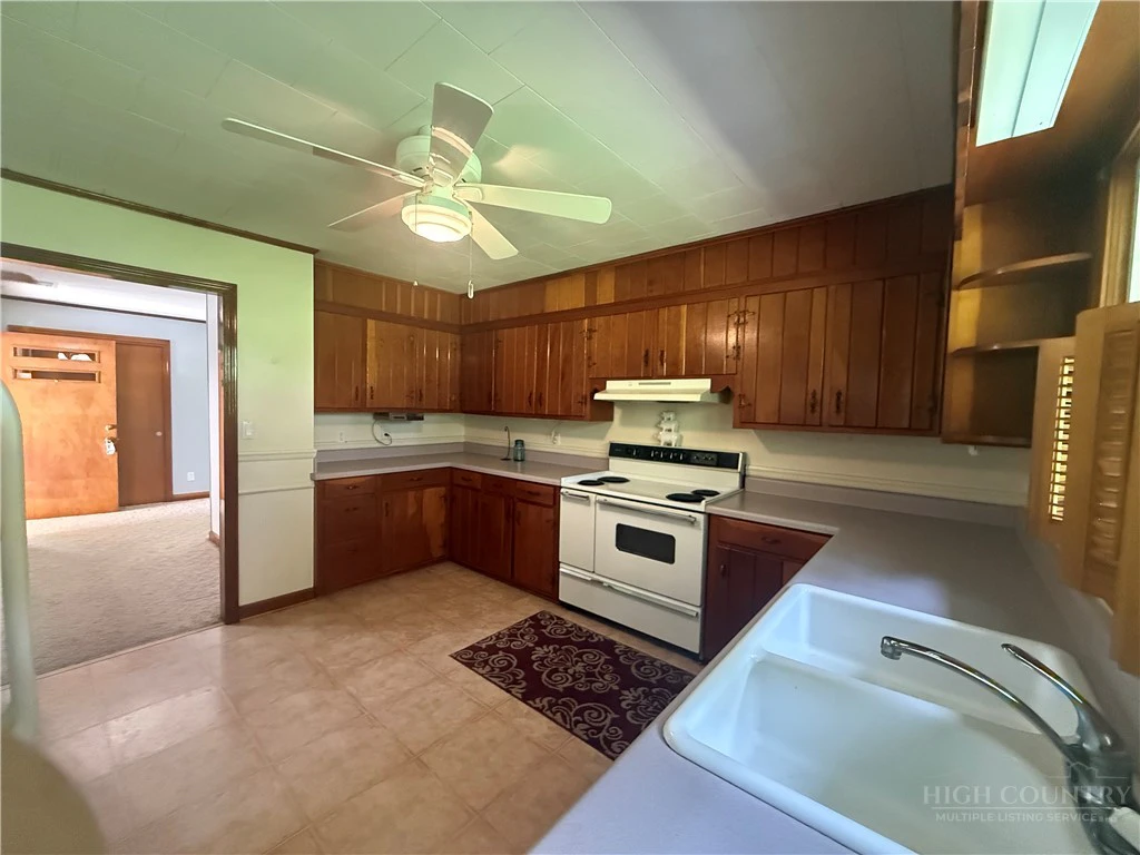 Image number 8 for the current listing