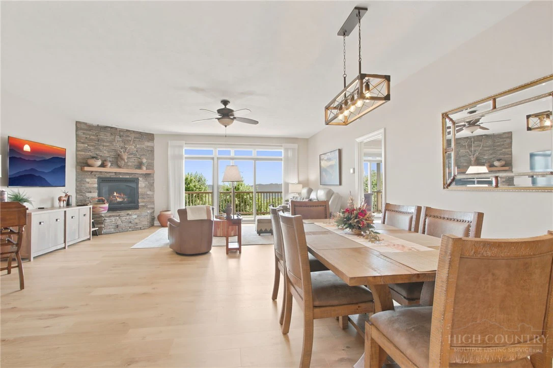 Image number 5 for the current listing