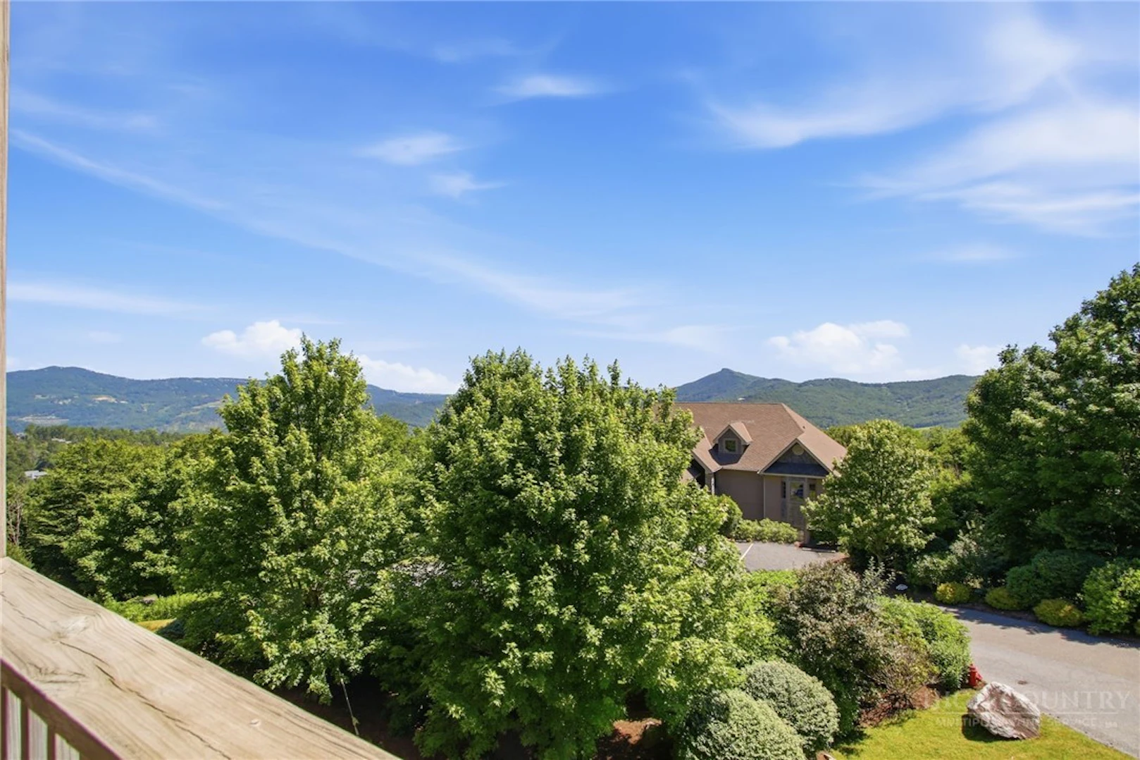 Image number 18 for the current listing
