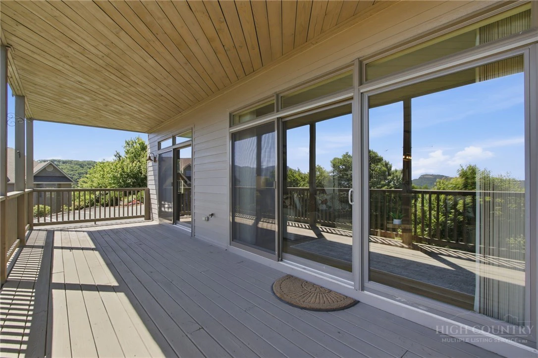 Image number 20 for the current listing