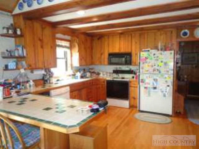 Image number 8 for the current listing