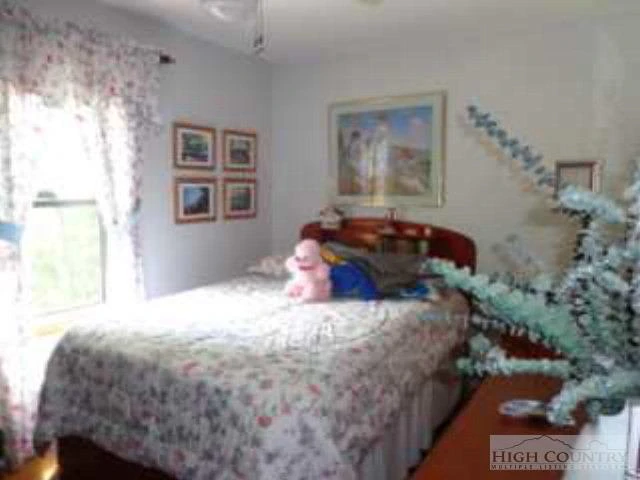 Image number 6 for the current listing