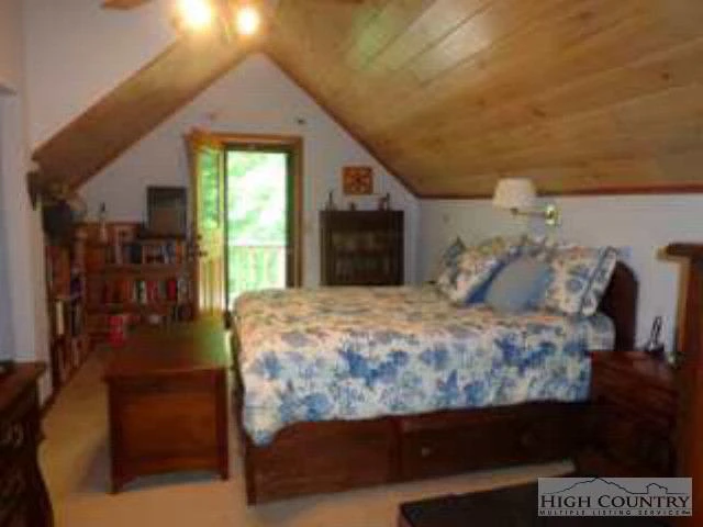 Image number 4 for the current listing