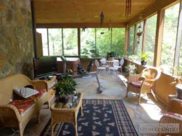 Image number 26 for the current listing