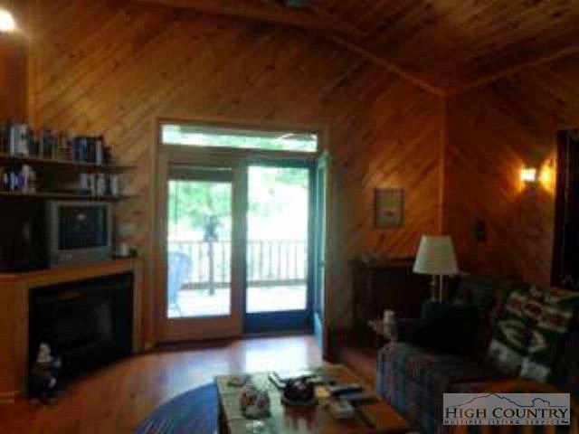 Image number 23 for the current listing