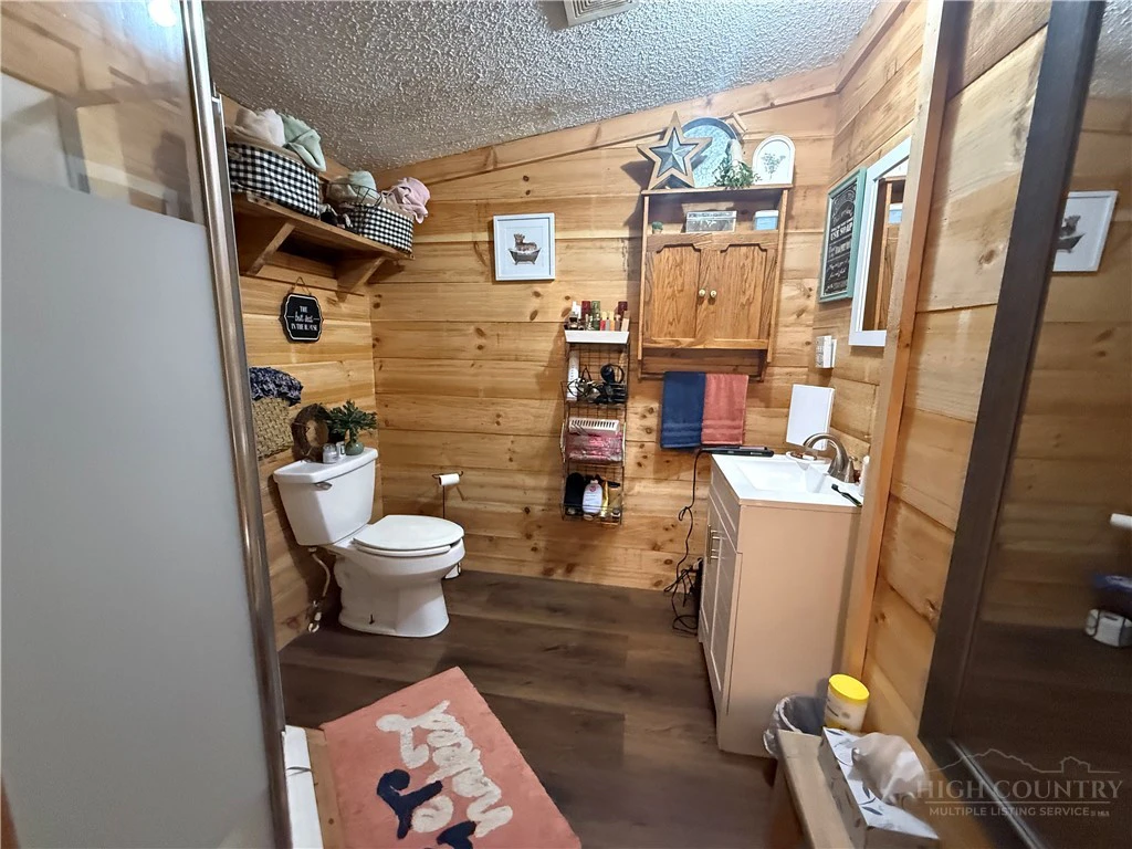 Image number 4 for the current listing