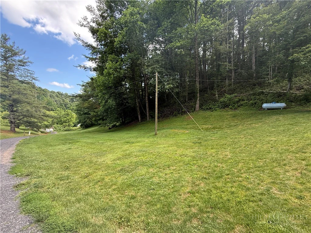 Image number 21 for the current listing
