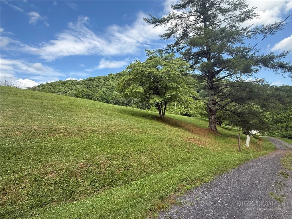 Image number 18 for the current listing