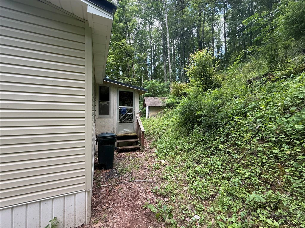 Image number 14 for the current listing
