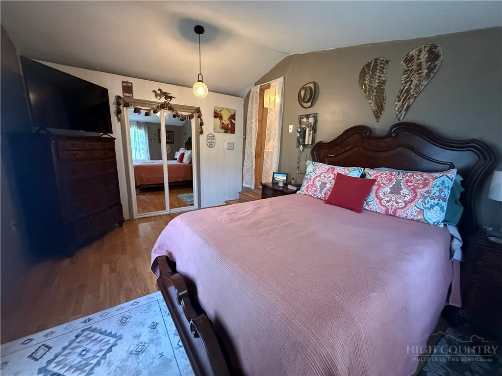 Image number 8 for the current listing