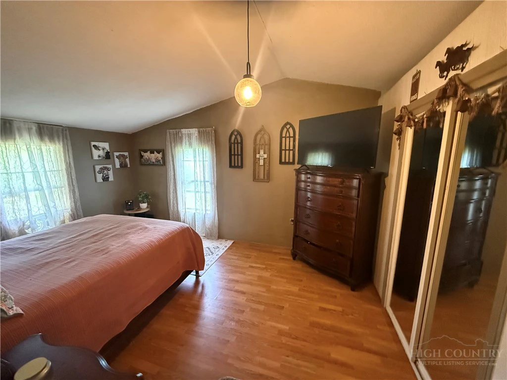 Image number 7 for the current listing