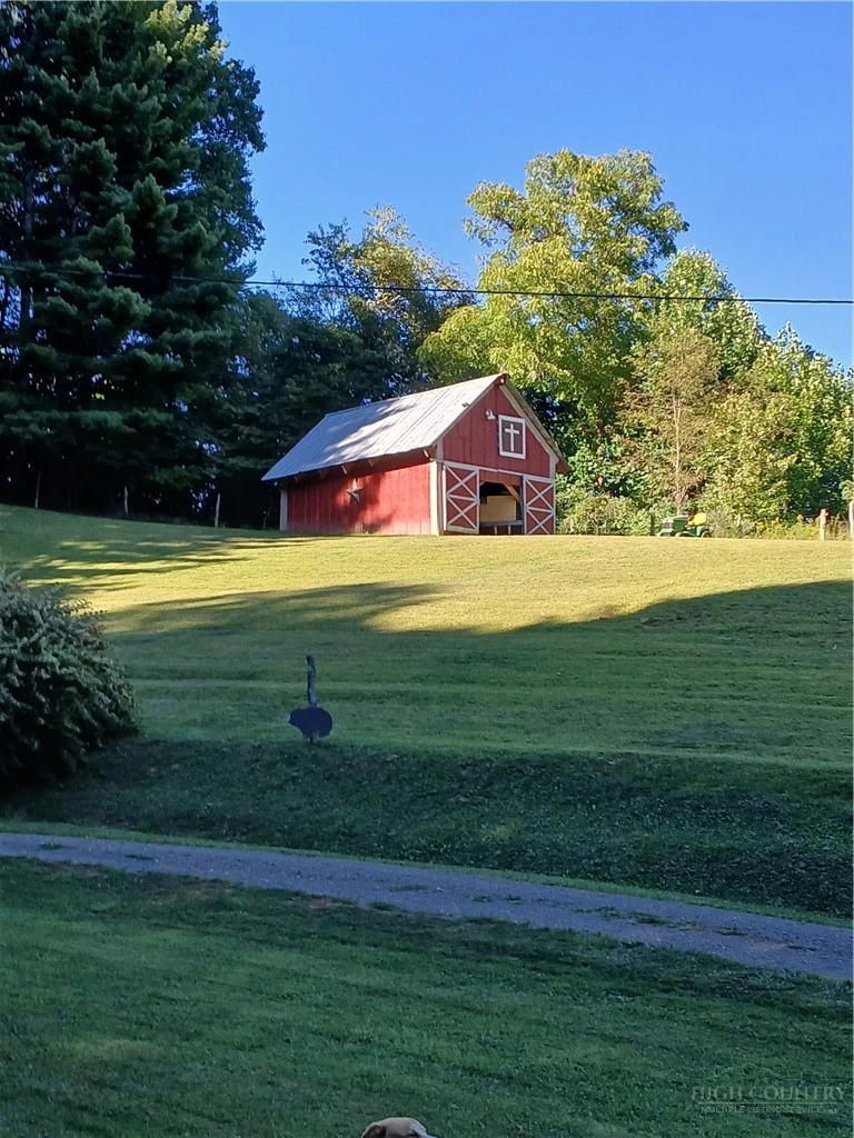 Image number 19 for the current listing