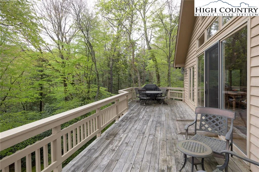 Image number 3 for the current listing
