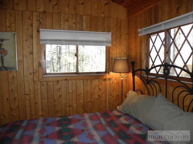 Image number 12 for the current listing