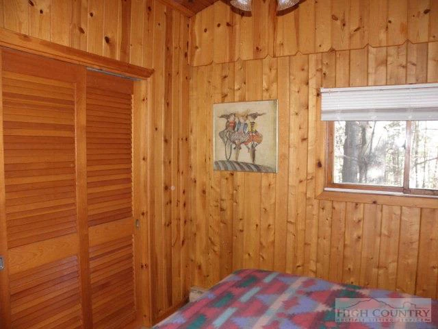 Image number 13 for the current listing