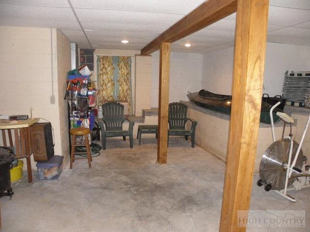 Image number 4 for the current listing