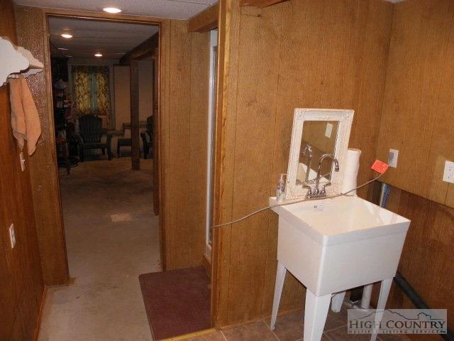 Image number 8 for the current listing